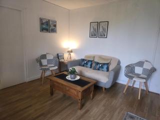 Number 22 - Le Dorat - Apartment 4 with garden & free parking - 6