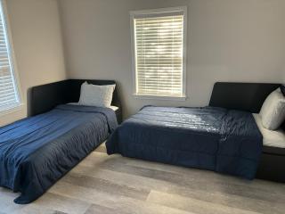 Welcome to this Modern listing in the Heart Of ATL - 4