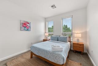 Luxury Stay Near Cleveland Clinic Attractions - 7