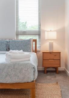 Luxury Stay Near Cleveland Clinic Attractions - 1