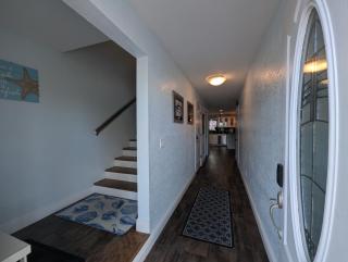 Sun & Surf Beach House - Steps to Ocean - 7