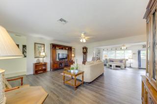 Walk to The Cove! Central Deerfield Beach Home - 3