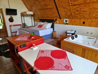 Romântico Chalé Vermelho Hidromassagem e Calefator - 6
