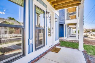 Downtown Sea Escape II - 1