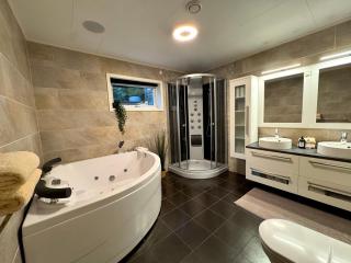 Leilighet med hage og stort bad - 9