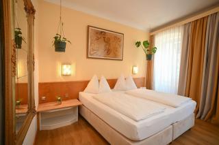 Boutique Hotel Goldenes Lamm Villach - 3