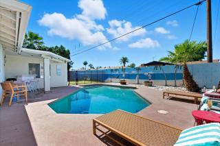 Seabreeze-Pool, Fire Pit, & Mini Golf-In Old Town - 0