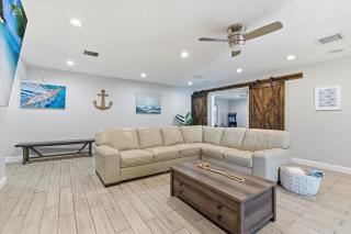 Seabreeze-Pool, Fire Pit, & Mini Golf-In Old Town - 3