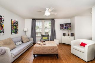 Rhythm - Walk to 12 South - Mins to Broadway - 3