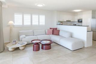 Beachfront Canvas - Ocean Views Pool Gym - 1