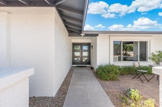 Minutes from Shopping, Dining & Golf, Hot Tub - 1