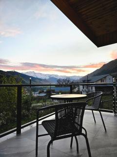 Hilltop cottage Mestia - 7