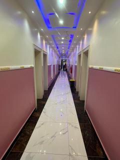 Planet Garden Hotel And Suites - 8