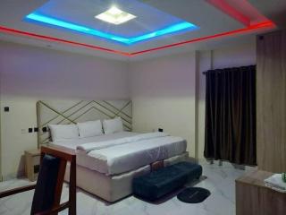 Planet Garden Hotel And Suites - 2