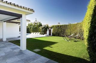 Luxury Villa Sleeps 15, Heated Pool, Jacuzzi, Sauna, & Gym - 2
