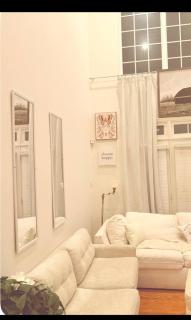 White flex retreat - 1