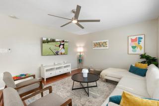 Sunburst Escape l Walk to Grocery l Pool l Hot Tub - 6