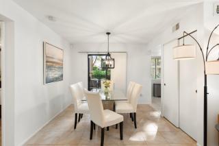 Central 2BR Condo Near Golf, Shopping & Nightlife - 3