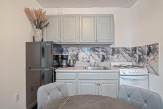Warm and Welcoming 2BR in Upper East Side - 9