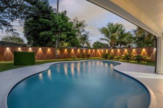 Villa Hollywood Pool Trampoline BBQ Hard Rock - 6