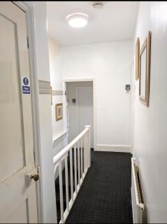 City Vacations Kettering free WiFi for ' Short & Long stays ' Shared bathroom & Shared Kitchen Double room for 1 - 2 Adults - 1