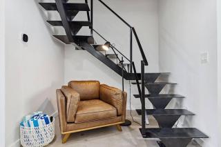 Spacious 3BR Condo in Old Town - 1