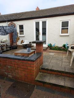 City Vacations Kettering free WiFi for ' Short & Long stays ' Shared bathroom & Shared Kitchen Double room for 1 - 2 Adults - 1