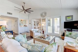 3 Bedroom 3Bath Oceanfront PentHouse in Shipwatch - 2