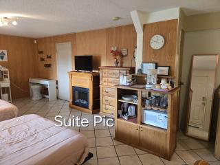 Self Check-In Keyless Private Entry DBL Queen Suite - 3