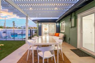 NEW 5 min to Old Town, Pool & Spa, 2 King Suites - 7