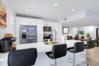 5 min to Old Town, Pool & Hot Tub - 9