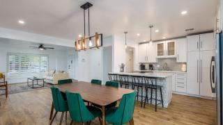 Pool, Hot Tub, 5 minutes to Old Town - 7