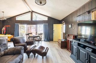 LaRue's Private Lakeside Cottage - 7