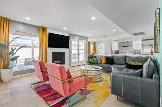 Modern Retreat Minutes from Shopping Dining & Golf - 6