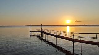 LaRue's Private Lakeside Cottage - 0