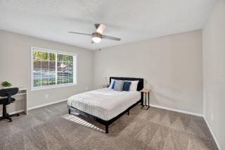 Crest At East Cobb 1830 Sleek & Cozy 2bd 2bt - 0