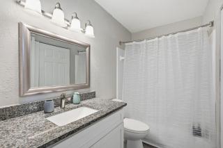 Crest At East Cobb 1828 Peaceful, Roomy 2bd 2bt - 6