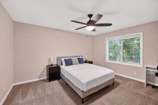 Spacious 2bd2bth Apt I Private Porch I Parking - 8