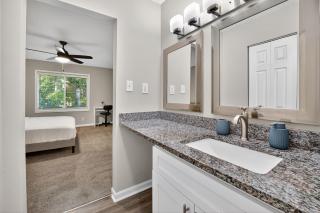 Spacious 2bd2bth Apt I Private Porch I Parking - 6