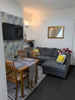 Kettering Town Vacations Free WiFi & Long stay with Shared Bathroom, lounge & kitchen Double & Single rooms available - 5