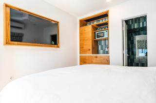 Simple La Jolla Epic bungalow # 3 - 8