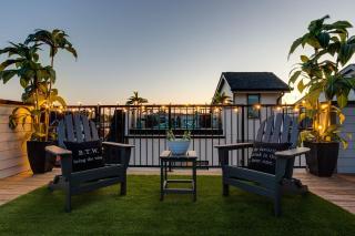 2 Side by Side Homes with Rooftops - 5