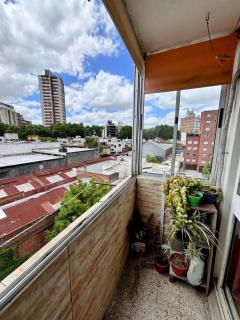 Luminoso y funcional en Parque Batlle equipado - 2