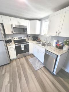 Cozy 2 Bdrm Cottage King bed - 7