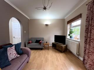 Hazel House - Cosy 2 bedroom house with parking near to Oxford - 4