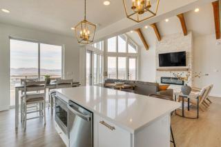 Bear Lake Escape with Fire Pit, Deck and Game Room - 2