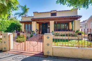 Walk to Hollywood Blvd Chic LA Studio with Patio! - 0