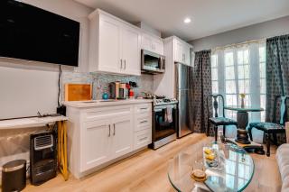 Walk to Hollywood Blvd Chic LA Studio with Patio! - 5