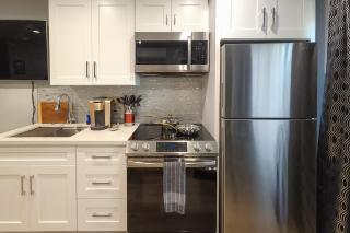 Walk to Hollywood Blvd Chic LA Studio with Patio! - Los Angeles - 3