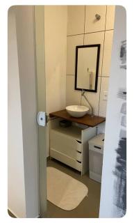 Cris House Apto 1 dorm a poucos metros da praia Rio Tavares - 6